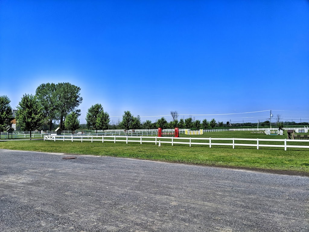 Ecuries La Montee | 600 Grand Boulevard O, Saint-Bruno-de-Montarville, QC J3V 4P6, Canada | Phone: (450) 653-7535