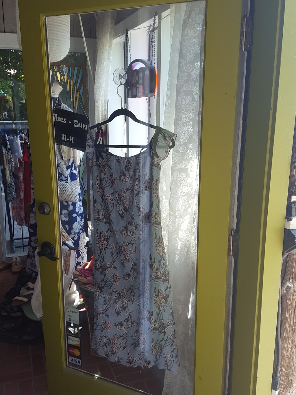 Deja Vu Consignment Boutiquery | 308 Lopez Rd, Lopez Island, WA 98261, USA | Phone: (360) 468-4911