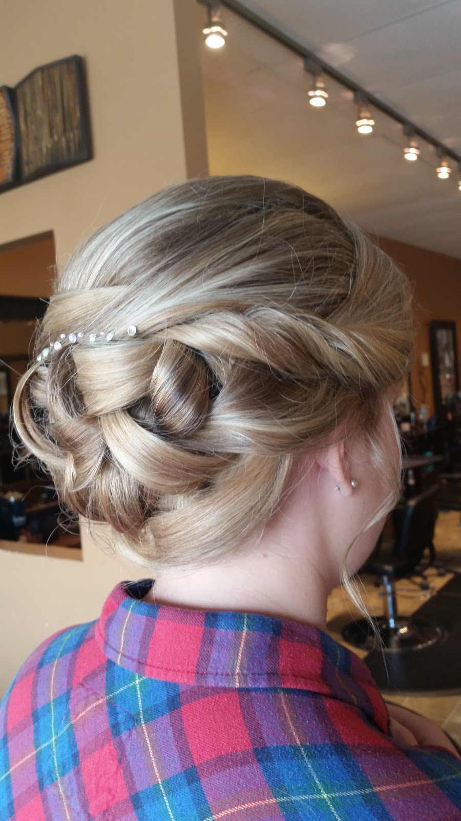E Salons Ltd | 555 Hawkwood Blvd NW, Calgary, AB T3G 3K2, Canada | Phone: (403) 241-1000