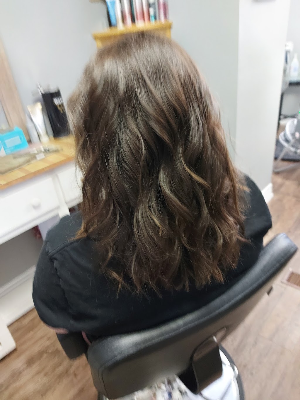Melissa Lynchs Hair Studio | 108 Parrish Rd, Cambridge Station, NS B0P 1G0, Canada | Phone: (902) 670-6315