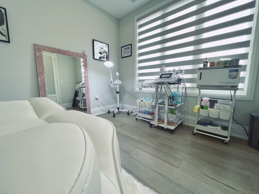 Beach Beauty Lounge | 660 Park Rd, Innisfil, ON L9S 0E8, Canada | Phone: (647) 577-3157