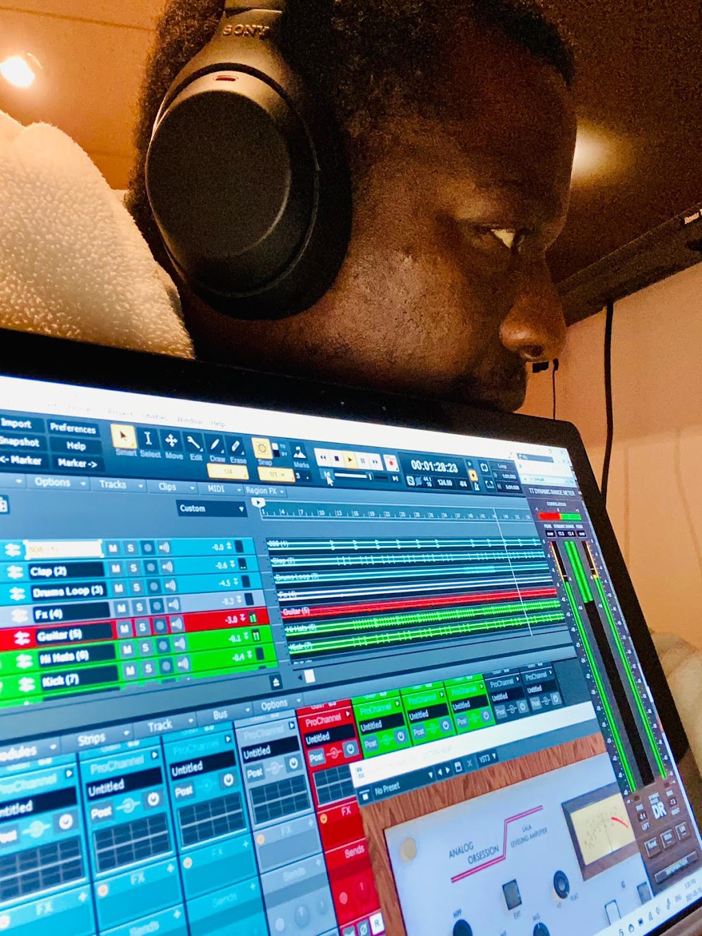 Beatmaker Almendron2020 Music producer | 169 Queen St S, Toronto, ON L0G 1W0, Canada | Phone: (416) 518-0373