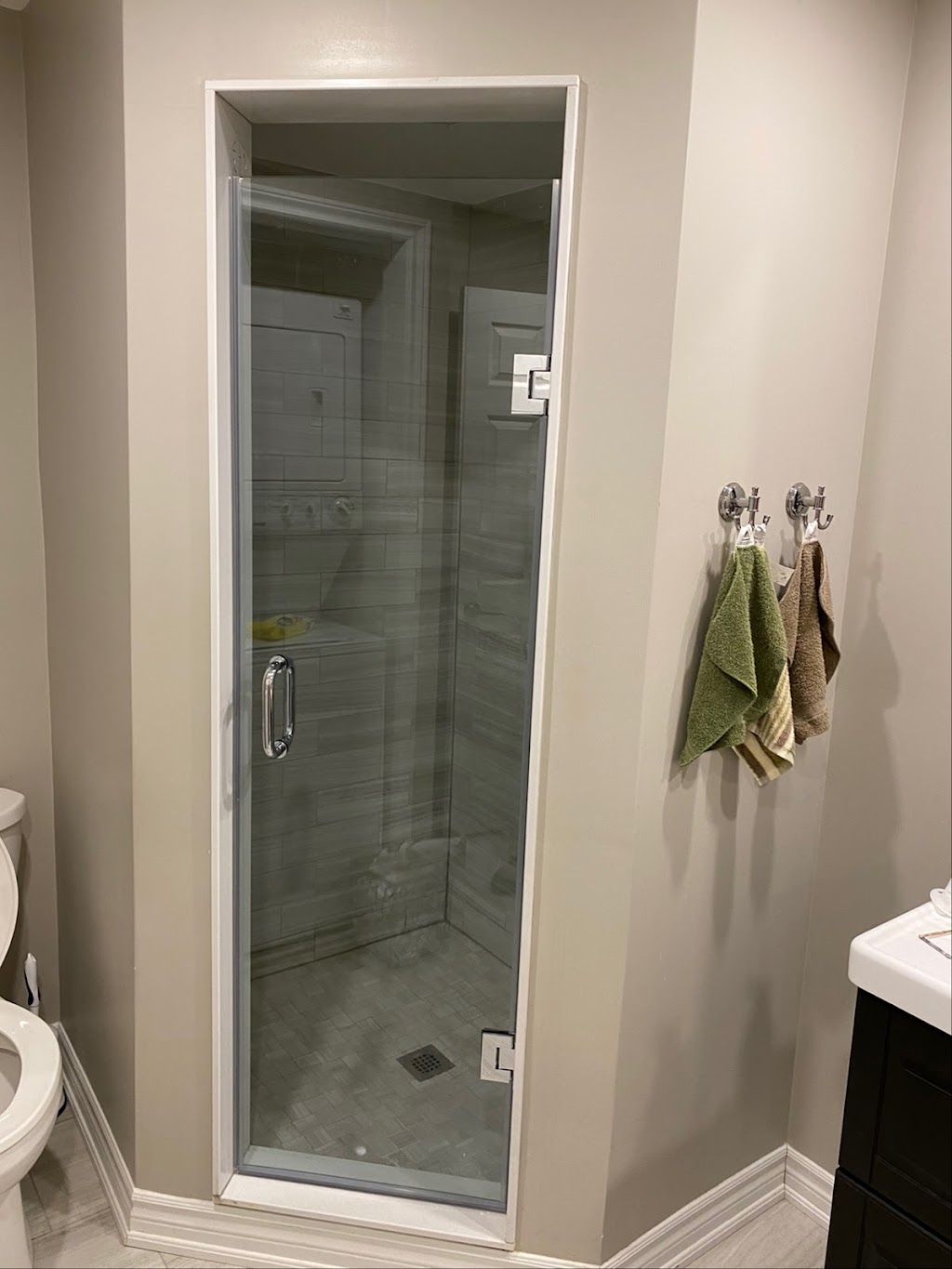Pro Mirror And Glass | 4818 Colombo Crescent, Mississauga, ON L5M 7P3, Canada | Phone: (416) 877-3332