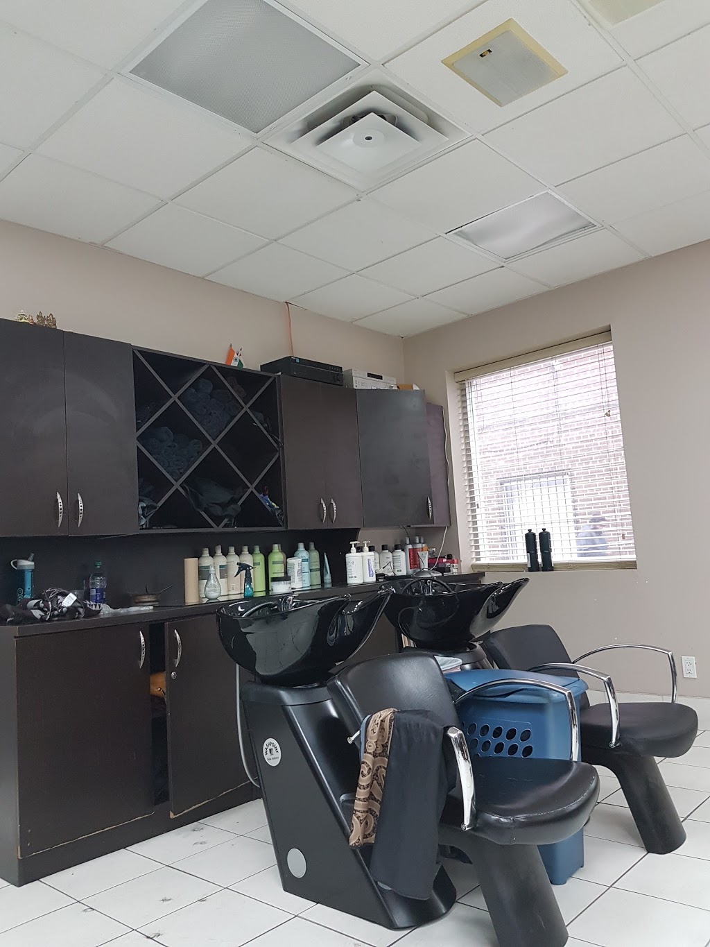 Indo Canada Beauty Salon | 1164 Albion Rd, Etobicoke, ON M9V 1A8, Canada | Phone: (416) 743-1068