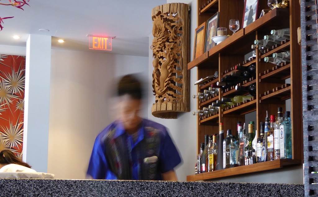Thai Smile | 2520 Postmaster Dr, Oakville, ON L6M 5A8, Canada | Phone: (905) 465-9199
