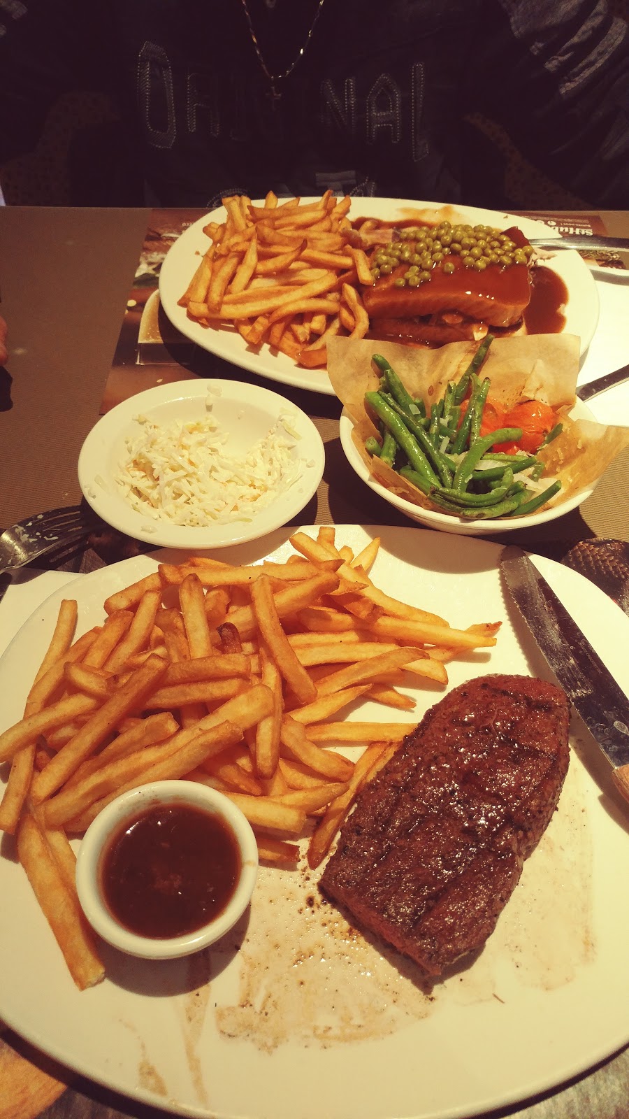 Rôtisserie St-Hubert | 17525 Rue Charles, Mirabel, QC J7J 1P3, Canada | Phone: (514) 385-5555