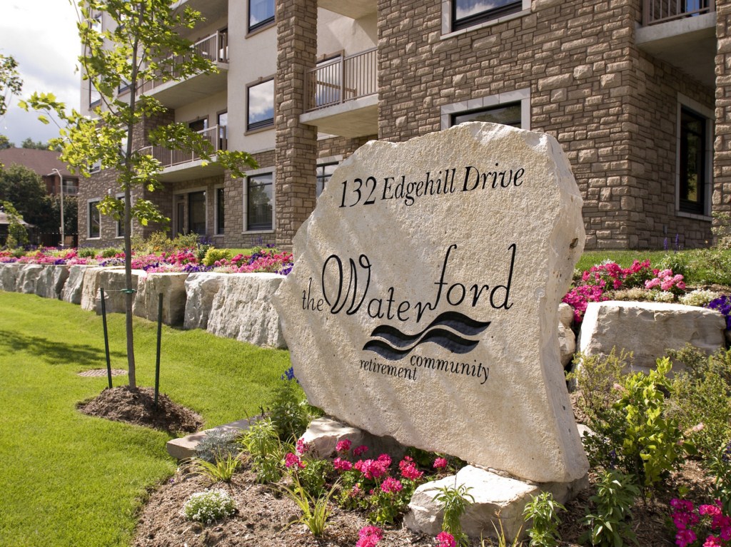 Waterford Barrie Retirement Community | 132 Edgehill Dr, Barrie, ON L4N 1M1, Canada | Phone: (705) 792-2442