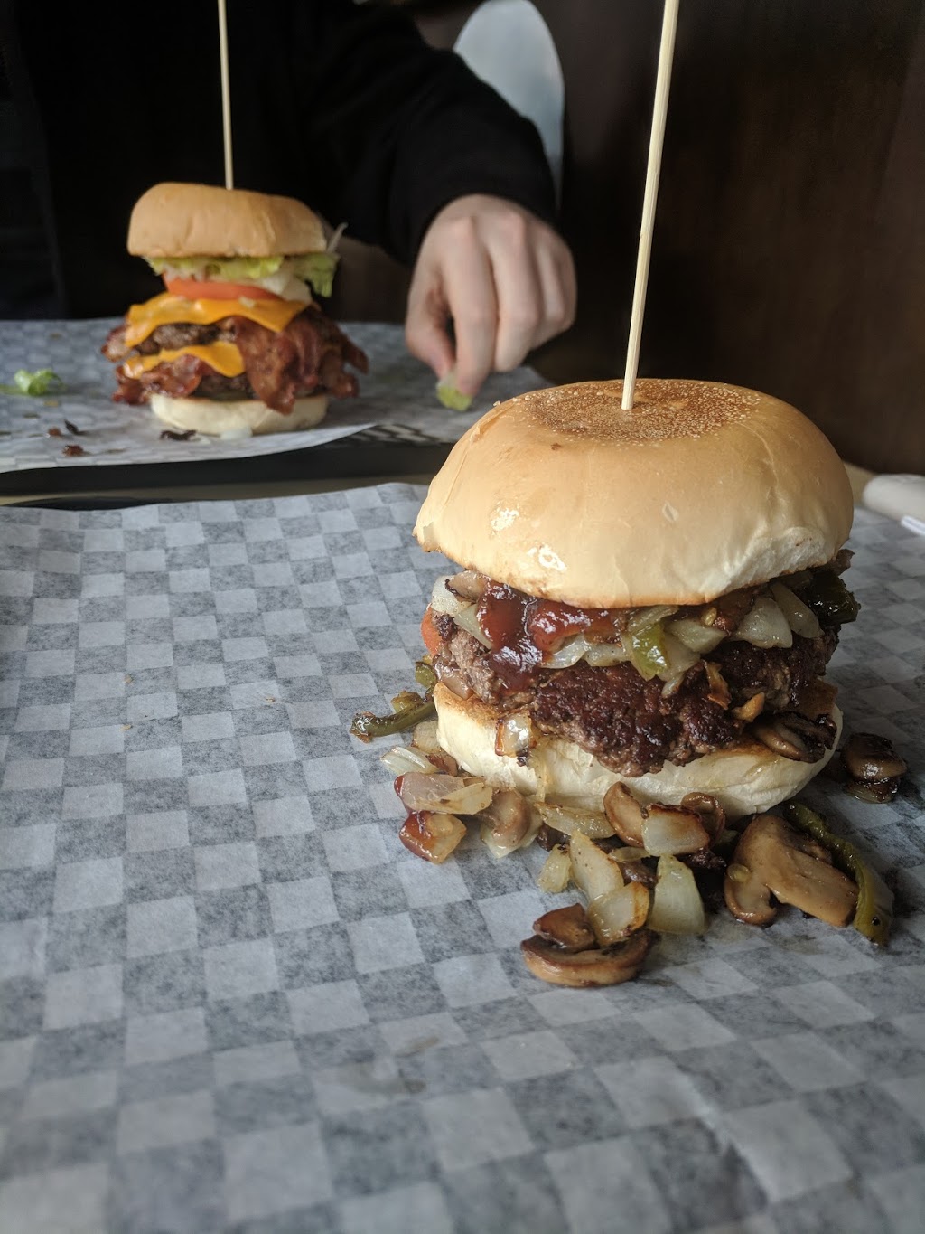 Burger Delight | 100 Mearns Ave #1, Bowmanville, ON L1C 5M3, Canada | Phone: (905) 623-6644