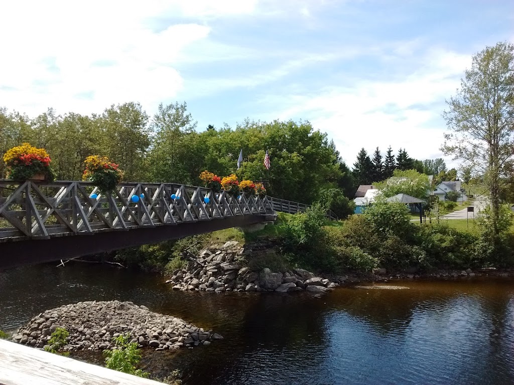 Parc de la frontière | 1161 Rue de la Frontière, Pohénégamook, QC G0L 1J0, Canada | Phone: (418) 859-2222