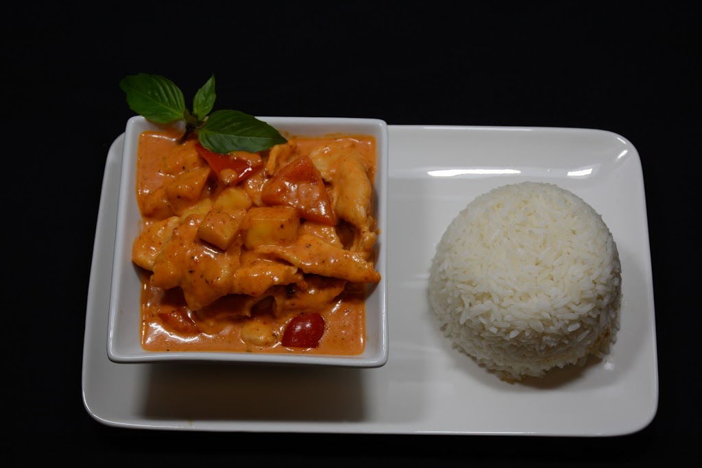 Dan Dan Asian Diner | 4140 Walker Rd, Windsor, ON N8W 3T5, Canada | Phone: (519) 969-3888