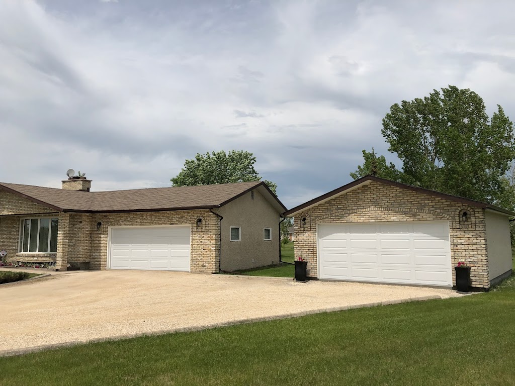 Bayward Builders Ltd. Garage Builders In Winnipeg | 921 Elmhurst Rd, Winnipeg, MB R3R 3X8, Canada | Phone: (204) 396-3331