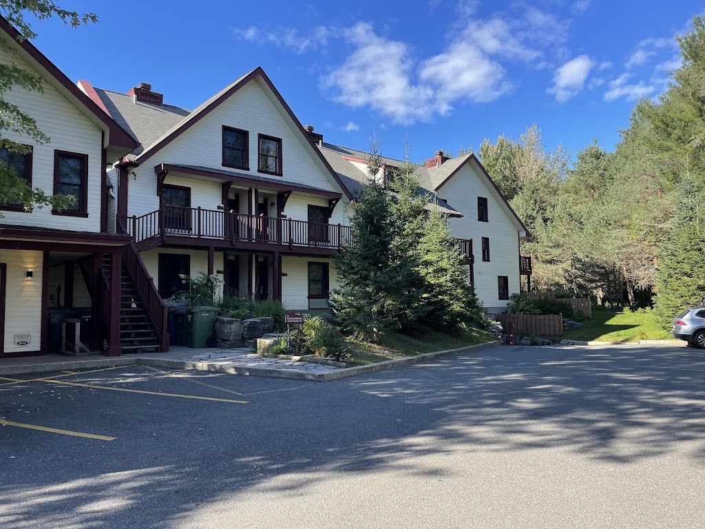 La Brise de Tremblant | 848 Rue Coupal, Mont-Tremblant, QC J8E 2P1, Canada | Phone: (514) 267-5421