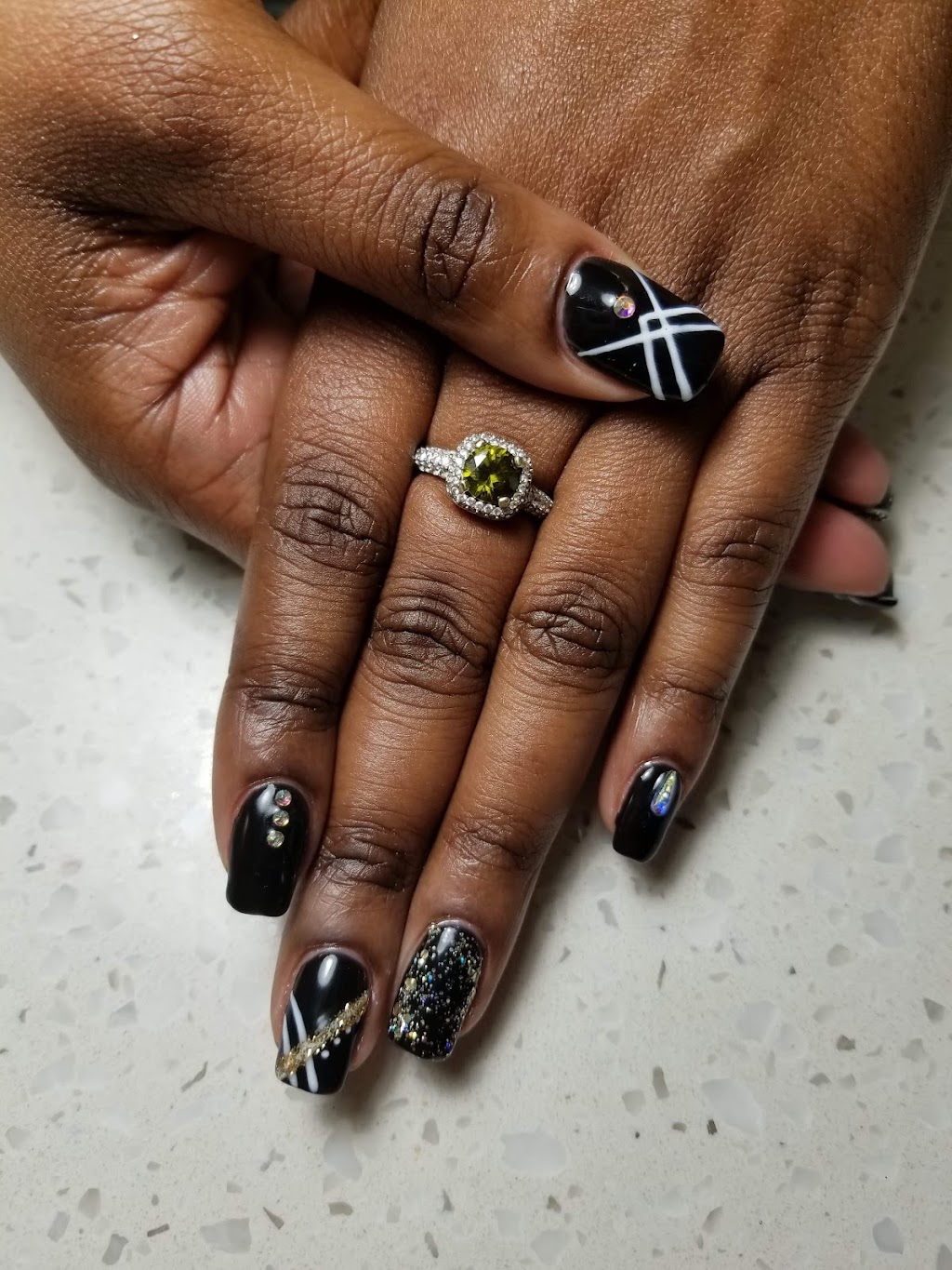ONGLES HEAVEN NAILS | 730 Bd Décarie, Saint-Laurent, QC H4L 3L5, Canada | Phone: (514) 564-2188