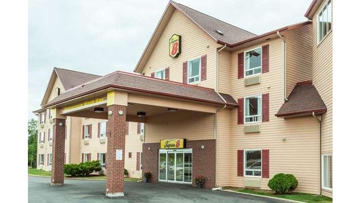 Super 8 by Wyndham Amherst NS | 40 Lord Amherst Dr, Amherst, NS B4H 4W6, Canada | Phone: (902) 701-9853