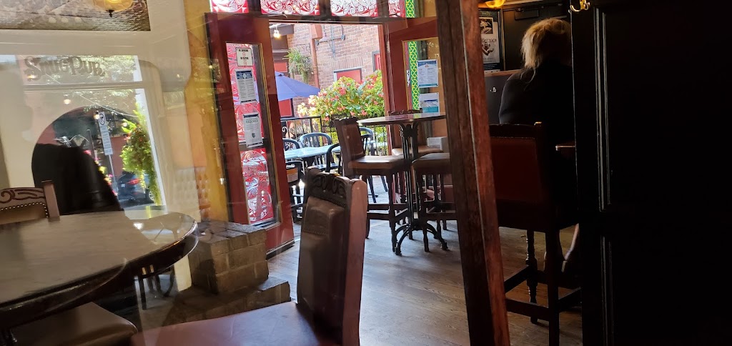 The Snug Pub | 117 Parent Ave, Ottawa, ON K1N 7B5, Canada | Phone: (613) 562-8674