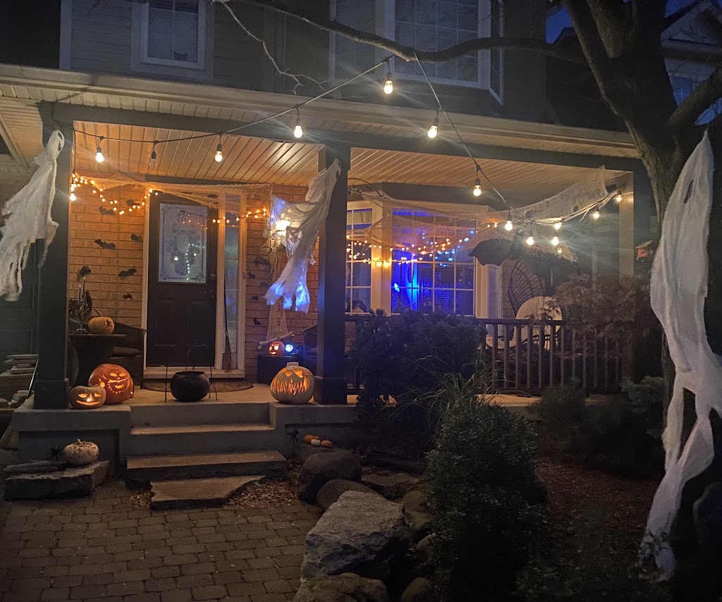 The Lash Den | 5604 Thorn Ln, Burlington, ON L7L 6T5, Canada | Phone: (416) 455-1906