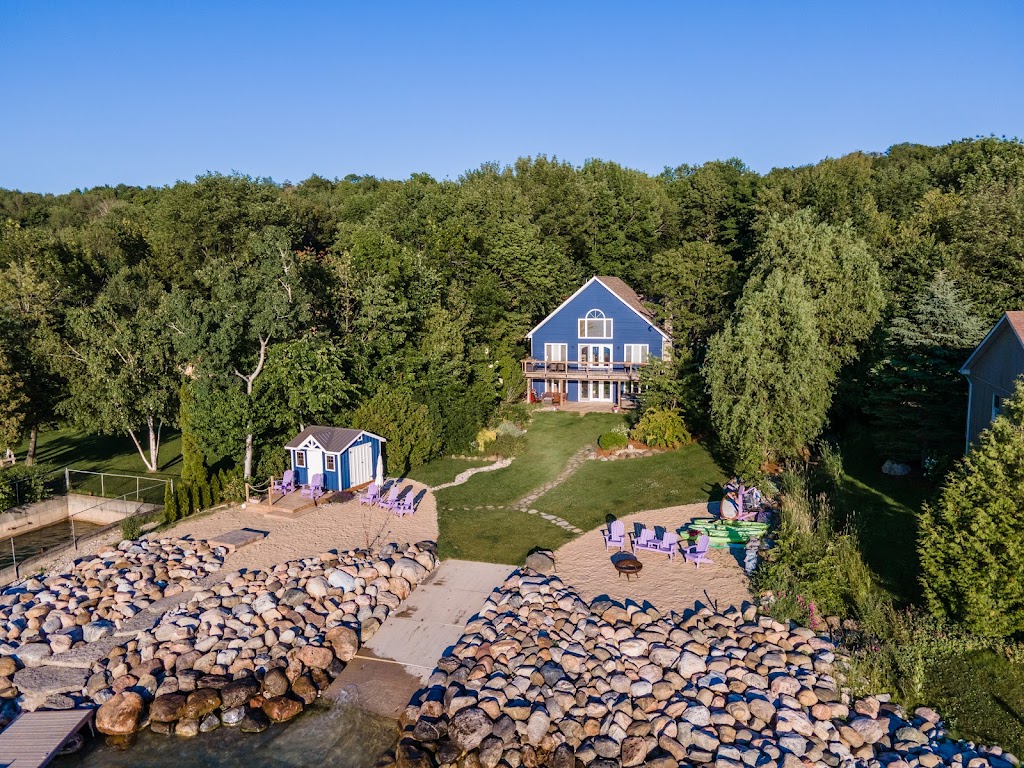 The Sixth Great Lake Breeze | 124 Ashgrove Ln, Annan, ON N0H 1B0, Canada | Phone: (416) 428-7689