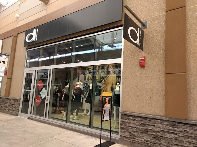 Dynamite | 300 Taylor Rd #431, Niagara-on-the-Lake, ON L0S 1J0, Canada | Phone: (905) 684-3405