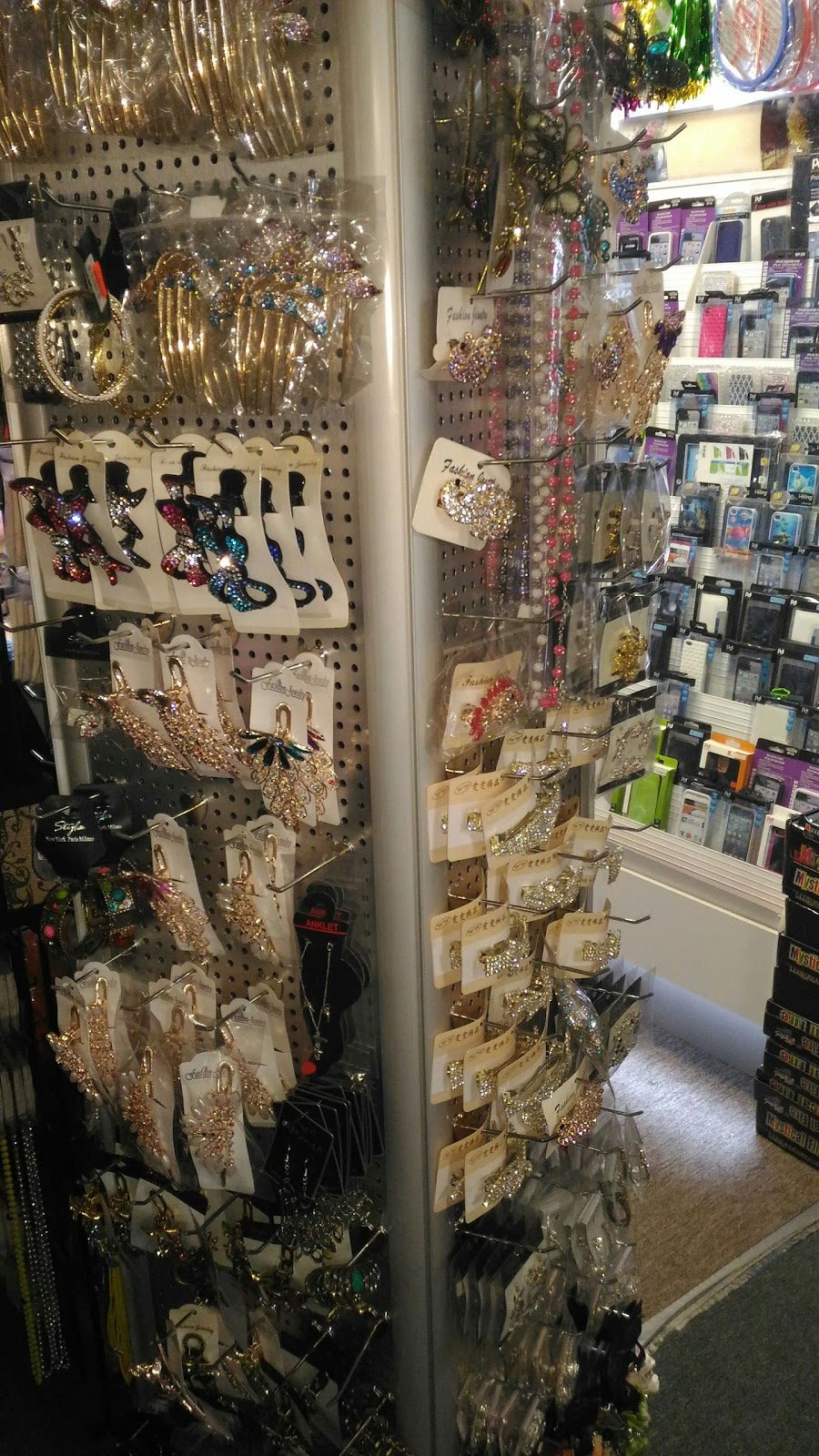 Penny Saver Variety Store | 55 Inglis St, Barrys Bay, ON K0J 1B0, Canada | Phone: (613) 656-3156