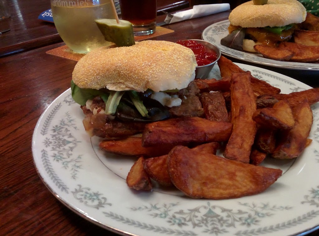 Churchill Arms | 355 Erb St W, Waterloo, ON N2L 1W4, Canada | Phone: (519) 746-2530