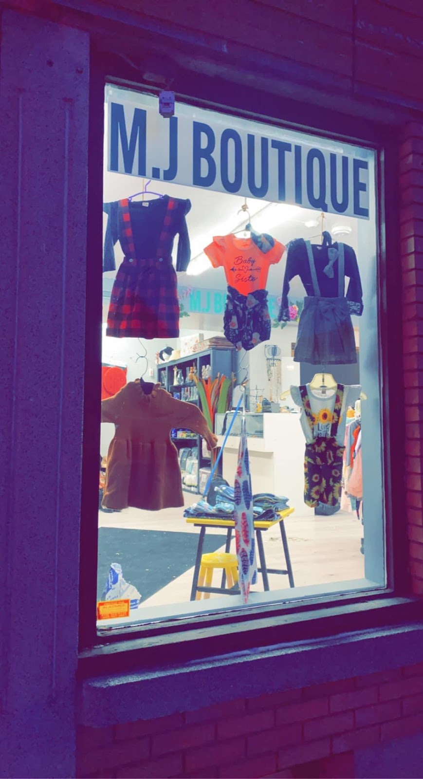 M.J Boutique | 212 Boul. des Bois-Francs N, Victoriaville, QC G6P 1G3, Canada | Phone: (819) 990-0745