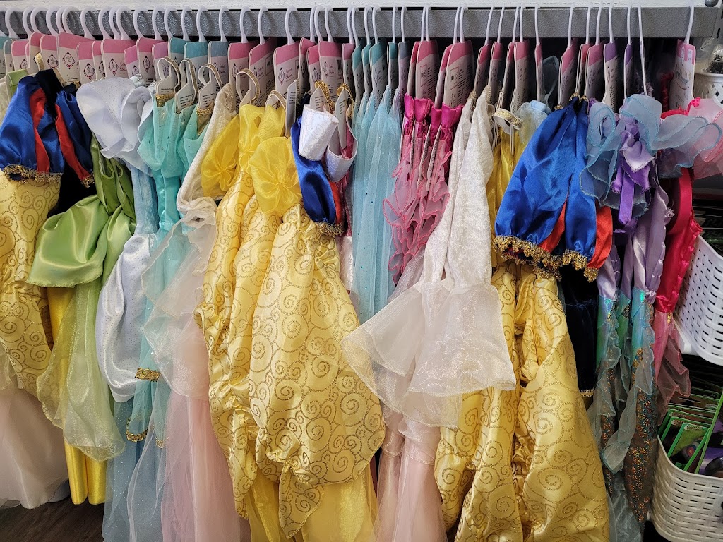 Once Upon A Guise | 195 Geddes St, Elora, ON N0B 1S0, Canada | Phone: (226) 384-8473