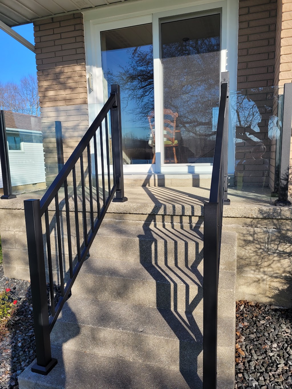Hickory Dickory Decks - London | 37 Cedarwood Crescent, London, ON N6H 5P5, Canada | Phone: (519) 472-8795
