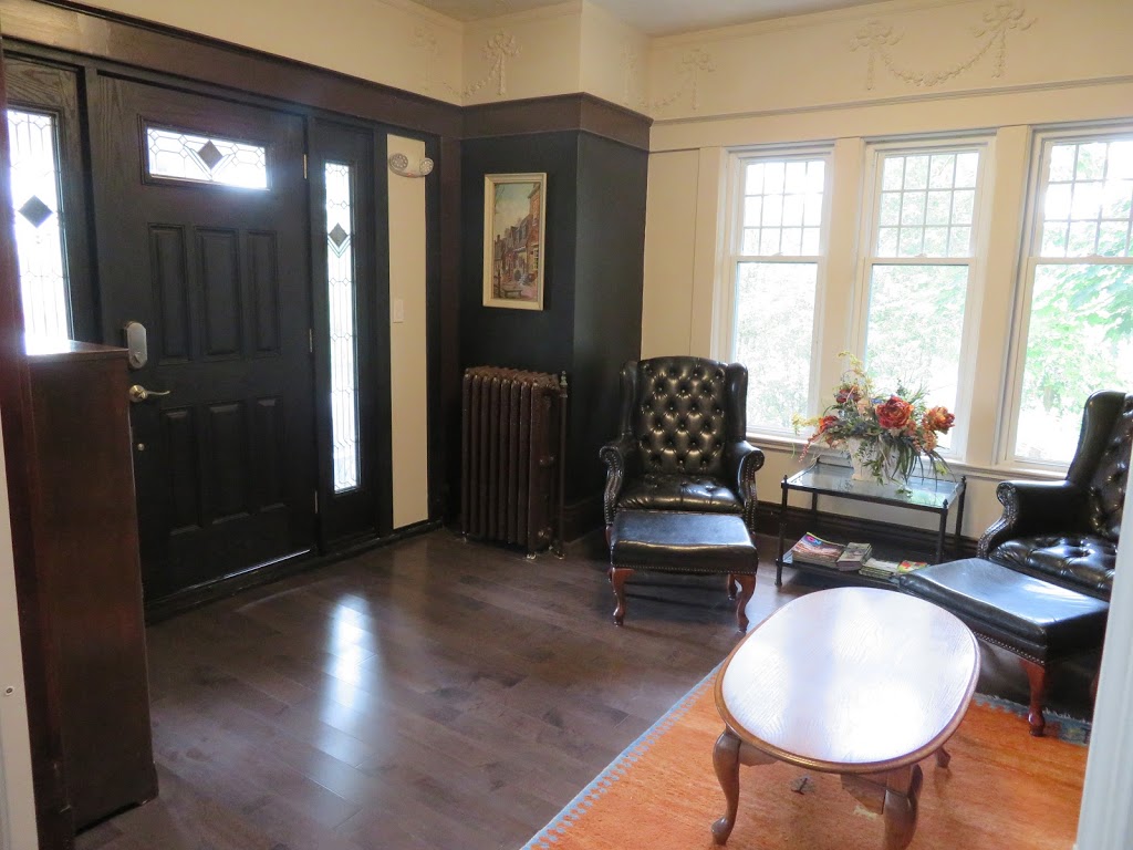 River Road Manor | 5007 River Rd, Niagara Falls, ON L2E 3G7, Canada | Phone: (905) 324-3116