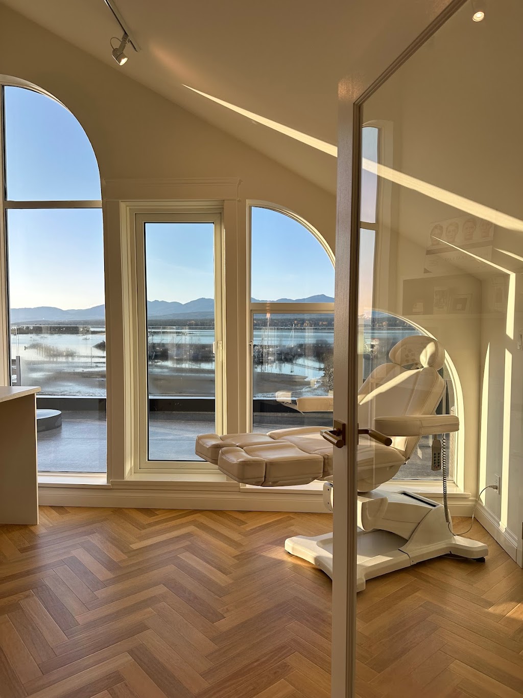 White Wave Medical Aesthetics | 1757 Beaufort Ave Suite 401, Comox, BC V9M 1R8, Canada | Phone: (250) 650-9294