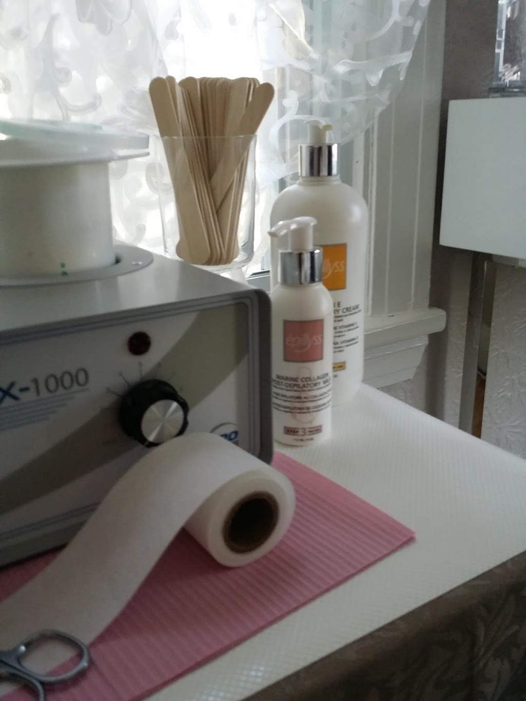 Les ptits soins de Marie | 122 Rue Dodier Est, Thetford Mines, QC G6G 4M2, Canada | Phone: (418) 281-3924