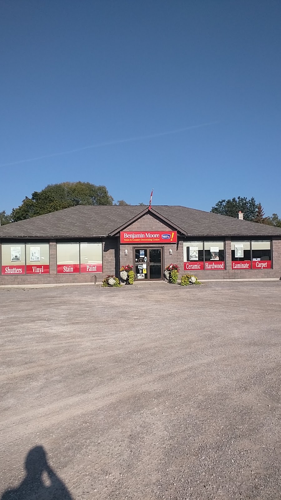 Town & Country Decorating Centre | 50 Anne St, Bobcaygeon, ON K0M 1A0, Canada | Phone: (705) 738-5477