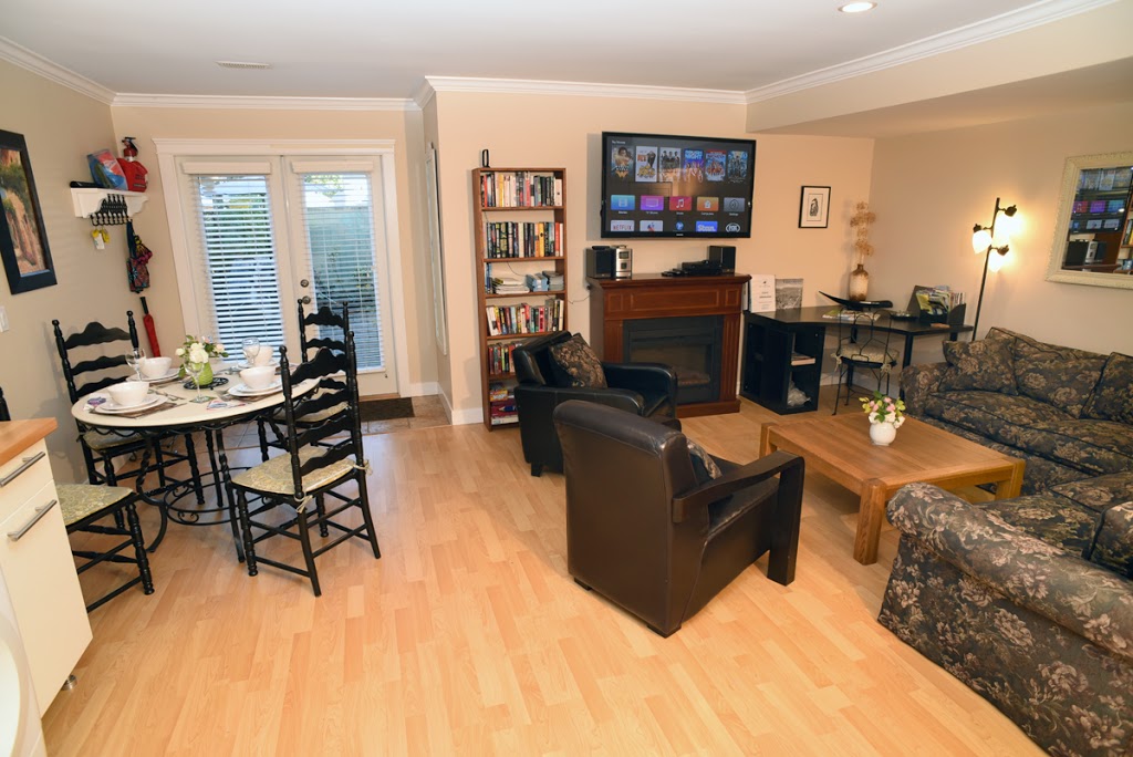 Ferry Walk House | 6317 Douglas St, West Vancouver, BC V7W 2G1, Canada | Phone: (604) 230-3320