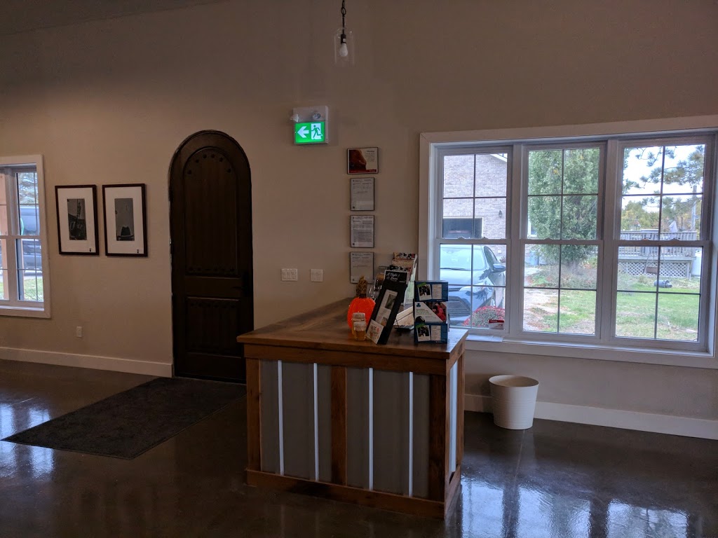 2nd Streetlight Estate Winery | 36594 Huron Rd, Clinton, ON N0M 1L0, Canada | Phone: (519) 612-1266