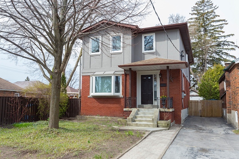 Derek Cormack Real Estate in The Bluffs | 3049 Kingston Rd, Scarborough, ON M1M 1P1, Canada | Phone: (647) 278-5508