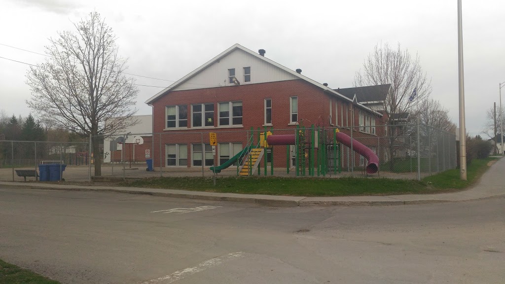 School Laccueil | 1030 Route du Président-Kennedy, Scott, QC G0S 3G0, Canada | Phone: (418) 386-5541