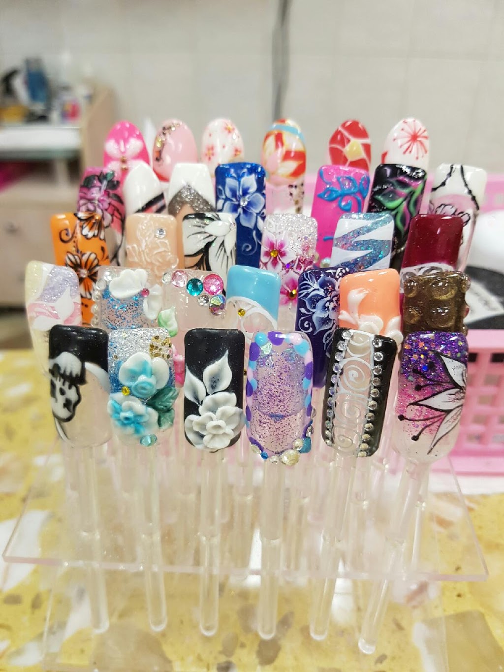 Chic Nails | 27516 Fraser Hwy, Aldergrove, BC V4W 3N5, Canada | Phone: (604) 856-2518