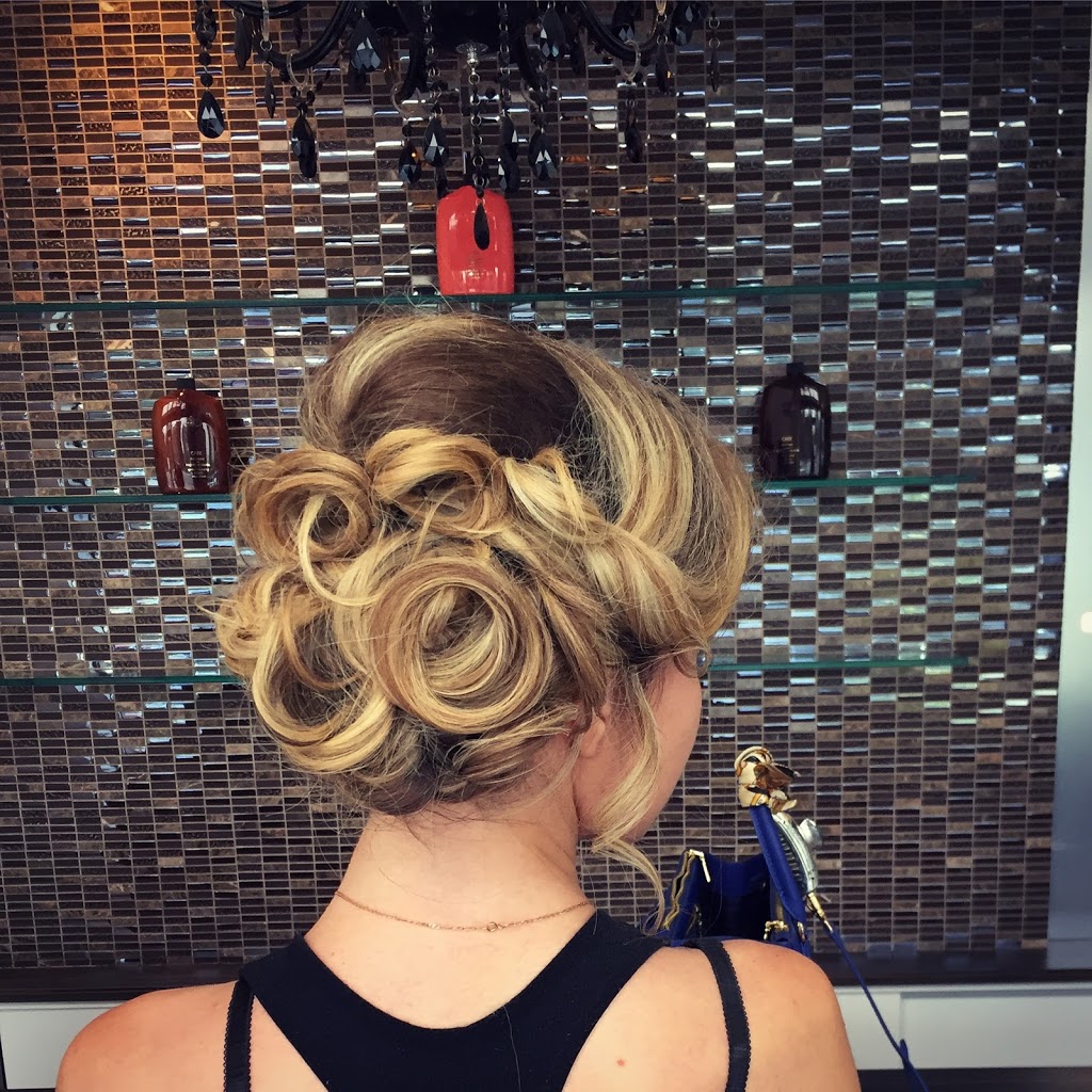 ignite salon | 8150 Yonge St #3, Thornhill, ON L4J 0W5, Canada | Phone: (905) 597-1147