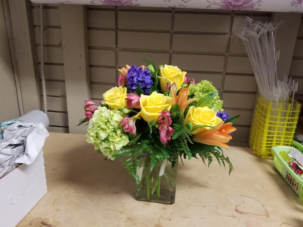 Edelweiss Florist | 1110 Henderson Hwy #2, Winnipeg, MB R2G 1L1, Canada | Phone: (204) 339-5515