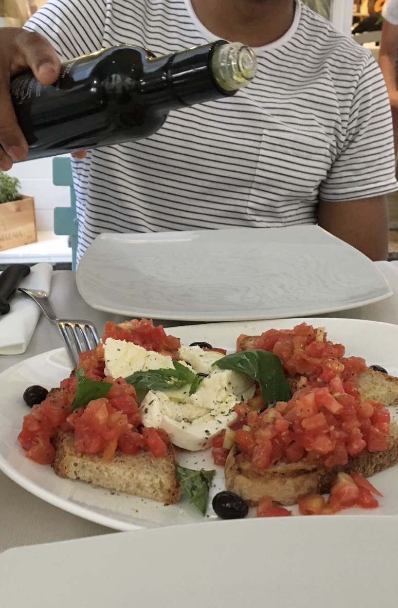 La Petite Olive | 526 Croissant Rockhill, Beaconsfield, QC H9W 3G3, Canada | Phone: (514) 463-4044