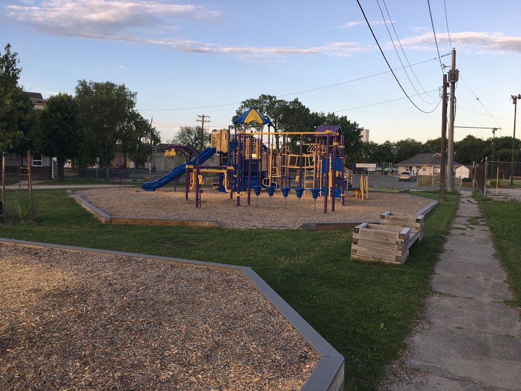 Tuxedo Community Centre | 368 Southport Blvd, Winnipeg, MB R3P 0S9, Canada | Phone: (204) 888-8224