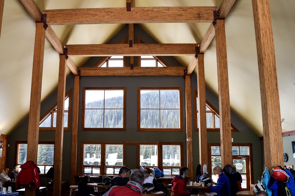 Moonlight Bistro in Westridge Day Lodge | Westridge Day Lodge, Kelowna, BC V1P 1P3, Canada | Phone: (800) 663-2772