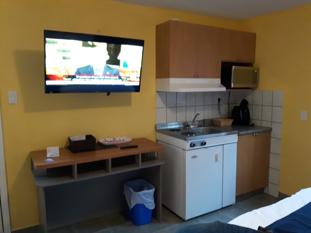 Motel des Pentes et Suites | 12 Av. Lanning, Saint-Sauveur, QC J0R 1R6, Canada | Phone: (450) 227-5351