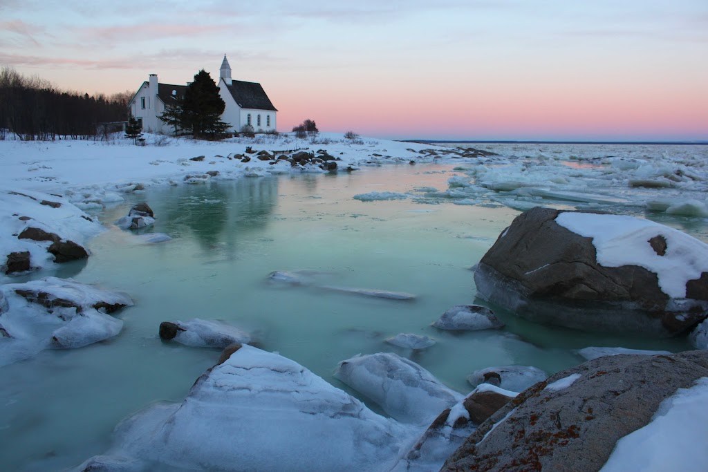 La maison Harvey | 230 Chem. de Port au Persil, Saint-Siméon, QC G0T 1X0, Canada | Phone: (450) 774-0515