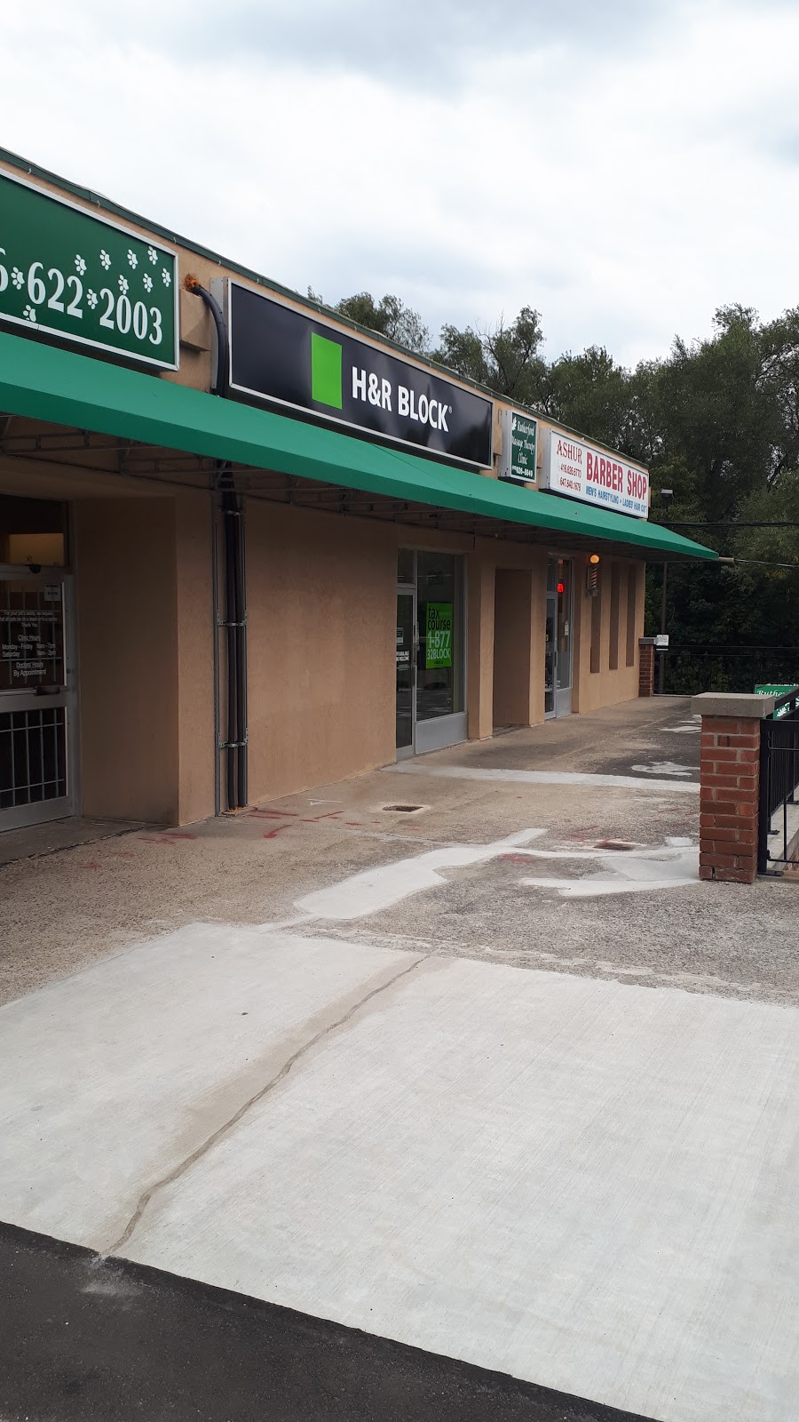 H&R Block | 666 Burnhamthorpe Rd, Etobicoke, ON M9C 2Z4, Canada | Phone: (416) 622-9402