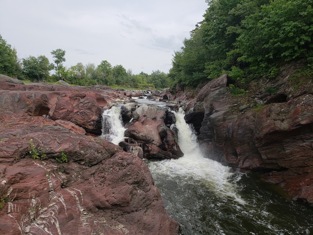 Parc des Chutes-Rouillard | 1170 Route Bégin, Saint-Anselme, QC G0R 2N0, Canada | Phone: (418) 885-9360
