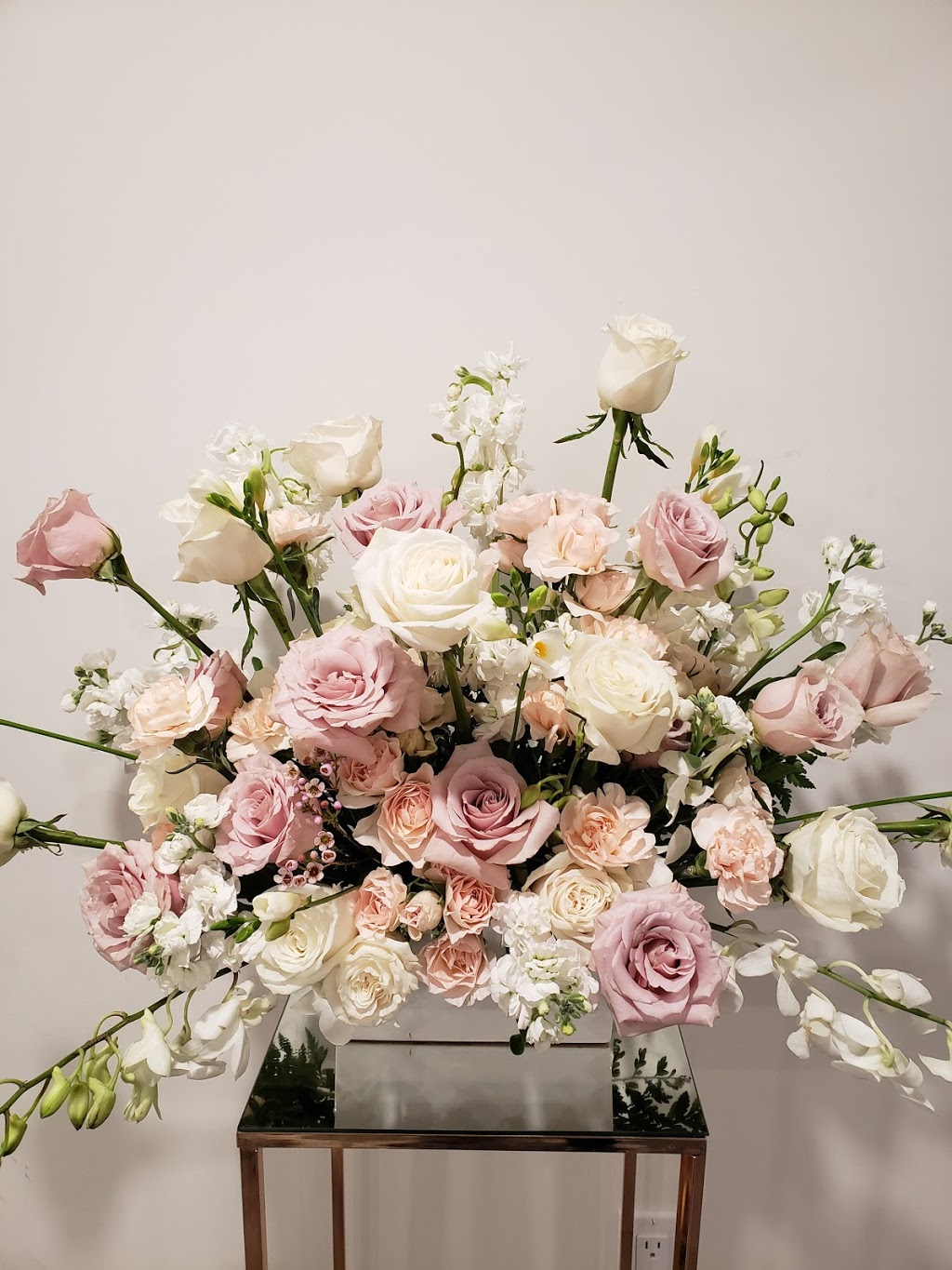Your Dream Flowers | 1540 Roseville Rd, Cambridge, ON N1R 5S3, Canada | Phone: (519) 635-8982