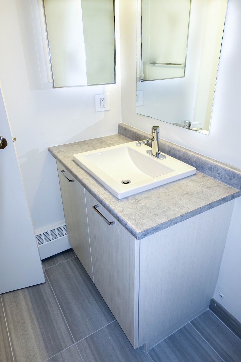 McKinnon Manor Apartments | 15 McKinnon Rd NE, Calgary, AB T2E 7V4, Canada | Phone: (403) 508-0516