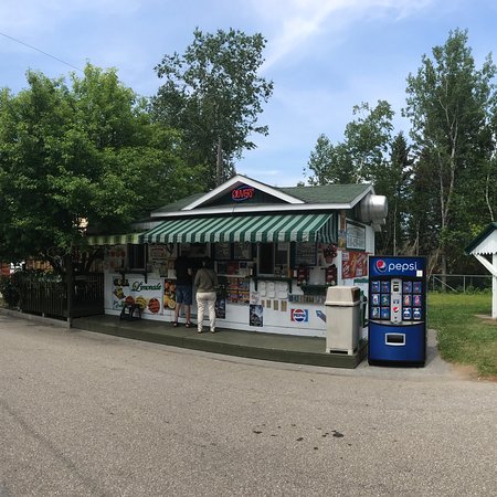 Halte de Sacré-Cour | 364 QC-172, Sacré-Coeur, QC G0T 1Y0, Canada | Phone: (888) 355-0511