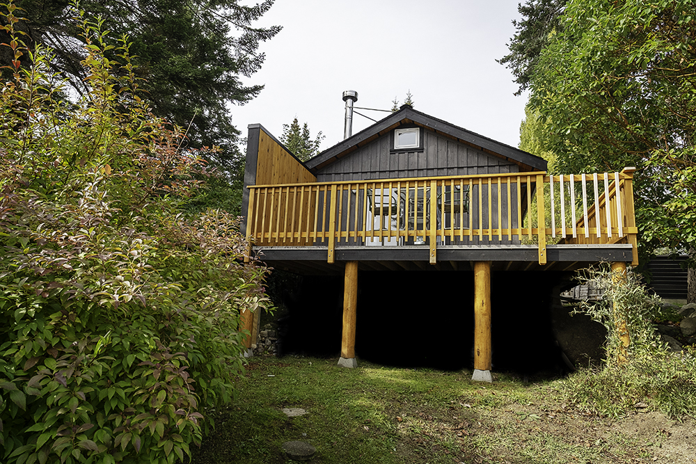 BJs On The Beach Texada Luxury Guesthouse | 4694 Sanderson Rd, Gillies Bay, BC V0N 1W0, Canada | Phone: (604) 414-4731