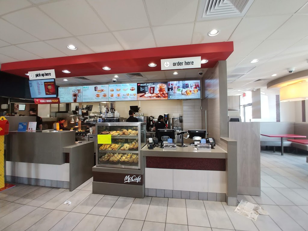 McDonalds | 2040 Appleby Line, Burlington, ON L7L 6M6, Canada | Phone: (905) 336-6364